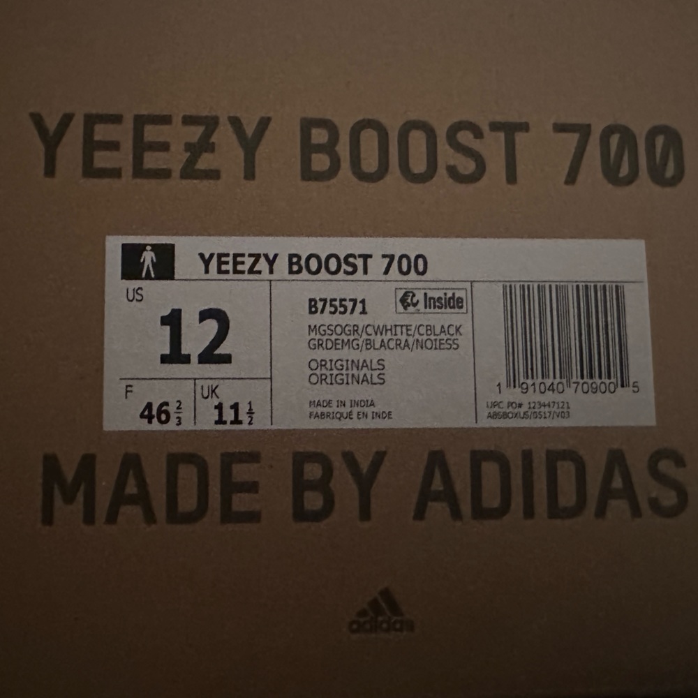 Yeezy Boost 700 Wave Runner - Picture 8 of 8